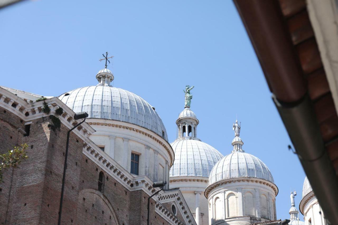 Om Plus Santa Giustina Padova Luaran gambar